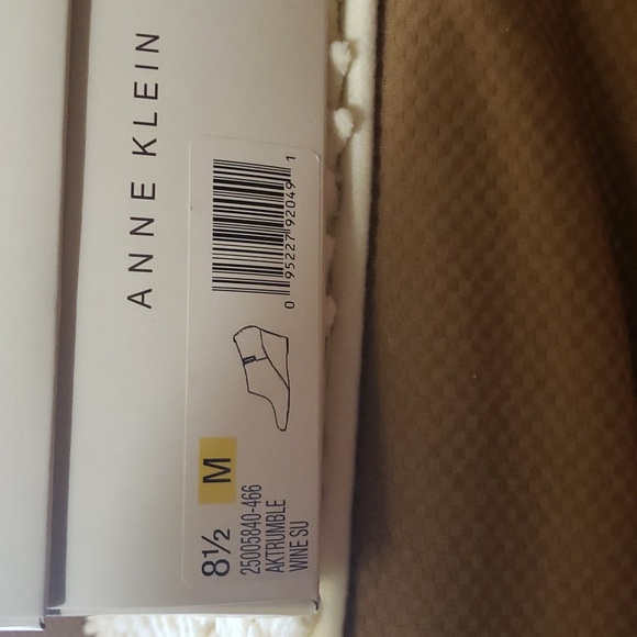 Anne Klein Wine Booties 8.5 Wedge - Picture 7 of 7